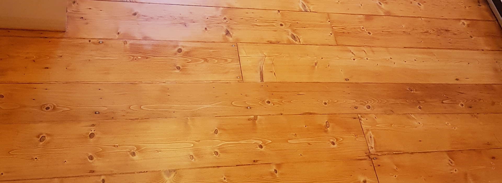 With the Floor sanding you can save up to 70% of new wood flooring